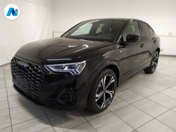 Audi Q3 Sportback 35 2.0 tdi Identity Black s-tronic