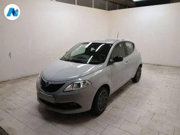Lancia Ypsilon 1.0 firefly hybrid Gold s&s 70cv
