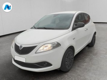 Lancia Ypsilon 1.0 firefly hybrid Silver s&s 70cv